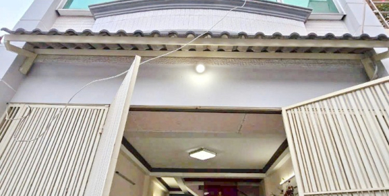 Bán nhà 2 lầu hẻm 184 đường Âu Dương Lân Phường 3 Quận 8