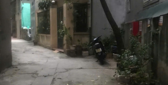 Bán Nhà gần Viện E Ô tô đỗ trước cửa nhà 42m mt 3,6 7.6 tỷ