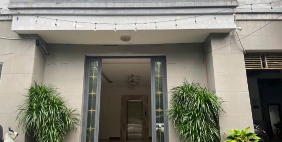 Cho thuê căn góc cc mặt đường Minh Khai, HBT,HN