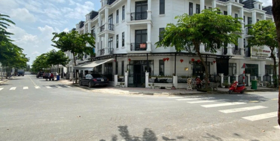 Cần bán Nhà Phố Mặt Tiền, sổ hồng riêng – Vào Ở Ngay