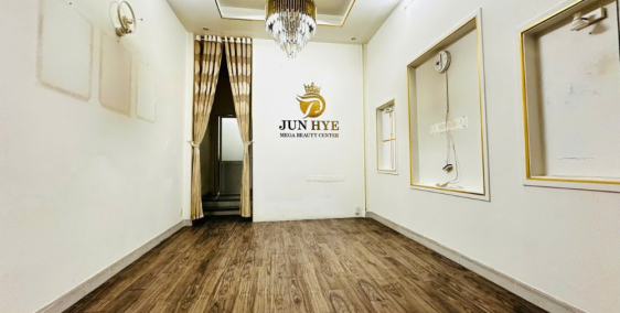 Cho thuê nhà hẻm xe tải 56/6 Thích Quảng Đức ngay gần mặt tiền