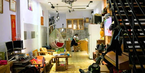 Bán nhà 81m2 có sân để ô tô mặt tiền đường 10 Linh Chiểu