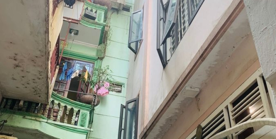 Bán nhà ngõ phố Lò Đúc Vị trí trung tâm, tiện ích đầy đủ,dt 24m, giá 4,8 tỷ