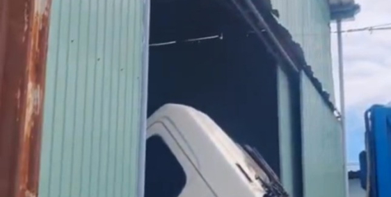 Cho thuê mặt bằng 1500m2 có xưởng 300m2 An phú Đông, Quận 12. Đường xe cont.