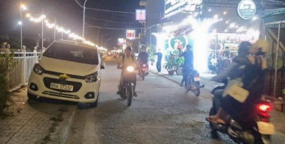 Bán nền MT bờ hồ bún xáng . DT 110m2 . Giá rẽ