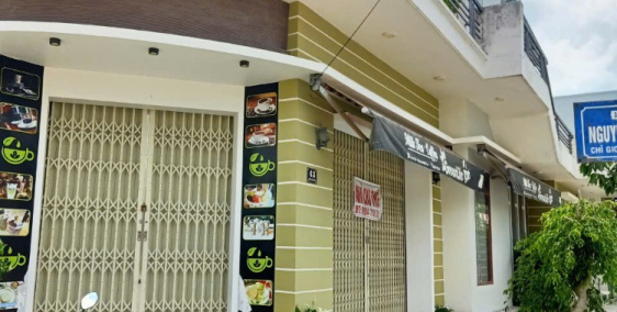 Sang nhượng nhà 2 mặt tiền, nở hậu trung tâm thị xã, dtsd 151 m2 ,có sổ hồng.