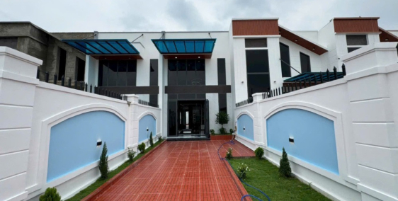 Bán villa hơn 250m2 nằm sau kcn cầu tràm cần đước