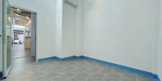 Bán nhà lầu  hẻm 20 đường Nguyễn Trãi . Gần siêu thị Vincom . Giá rẽ