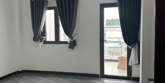 Cần vốn bán gấp nhà ở cạnh khu dân cư Việt-Sing