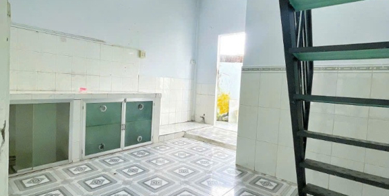 Bán nhà lầu mới đẹp hẻm 4 CMT8 . Giá chỉ 1,39 tỷ