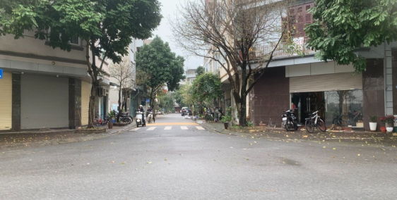 Bán 90m đất tái định cư Giang Biên, view vườn hoa hiện hữu, khu phân lô vỉa hè