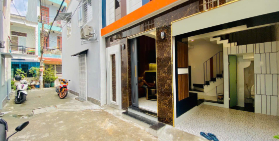 BÁN NHÀ HXH 5 TẦNG -3PN, TẶNG FULL NT- GẦN EMART 2 CHỈ HƠN 4 TỶ TL