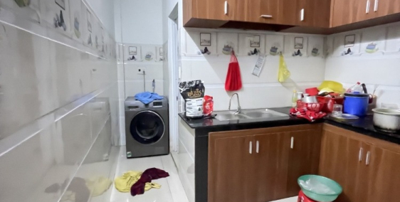 Siêu phẩm: nhà Lạc Long Quân 95m2-ngang6.1m, ô tô tới cổng. Chỉ 3.1tỷ