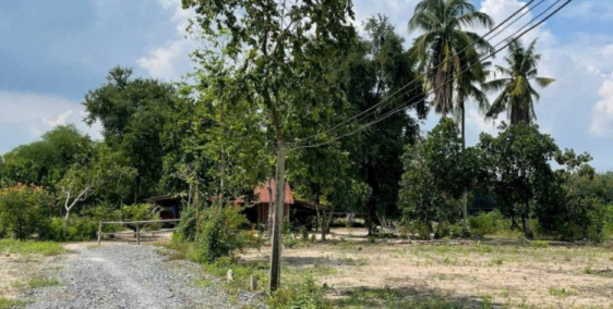 Bán Nhanh miếng đất ngay Trường TH Suối Đá 350tr hết đất, SHR