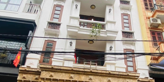 Bán nhà mặt phố Linh Lang - Phan Kế Bính, vị trí vàng, mặt tiền 15m đỗ được 3 ô