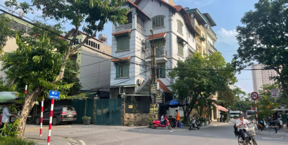 Bán nhà 3 tầng lô góc khu tái định cư X6 Thạch Bàn, cách đường Cổ Linh 10m