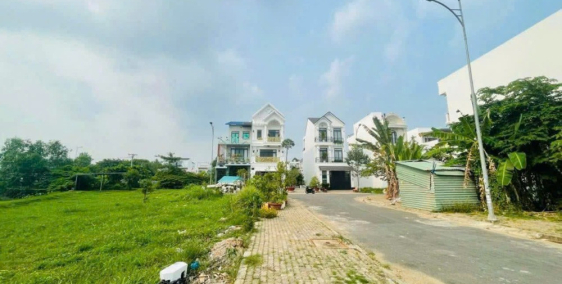 Bán nền góc 2 MT đường số 1 KDC Nam Long . Giá chỉ 5,5 tỷ