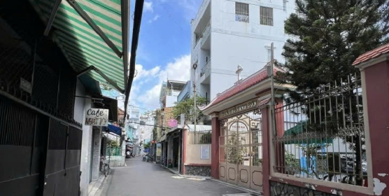 Bán nhà hẻm rộng đường Phạm Văn Hai, phường 3, Tân Bình