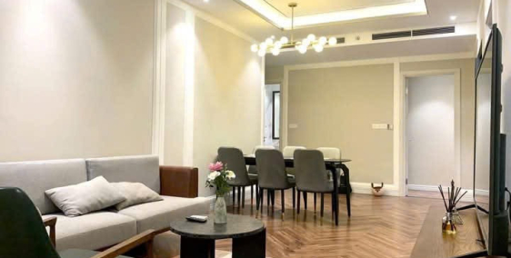 Bán gấp căn hộ chung cư Ngoại Giao Đoàn – 3PN giá chỉ 7 tỷ 4 ( rẻ nhất khu).