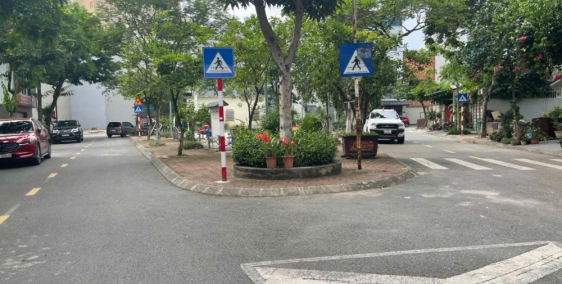 Chính chủ bán lô đất dấu giá TT5 Giang Biên, 73m2 gần đường 22m Giang Biên