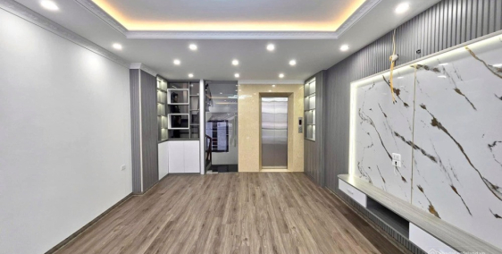 NHÀ ĐẸP - LÊ TRỌNG TẤN-PHÂN LÔ - Ô TÔ TRÁNH - THANG MÁY - SÁT PHỐ - NGÕ THÔNG