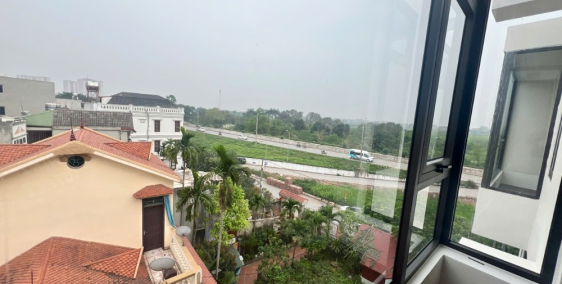 Bán nhà 5 tầng 1 tum thang máy lô góc ngõ 355 Bát Khối, làng Nhà, cách Aeonmall