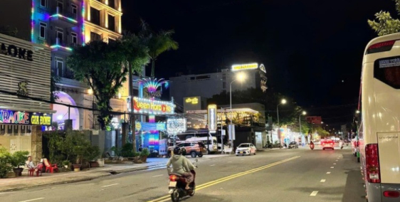 Bán nền DT 230,8m2 MT đường Trần Quang Khải . Giá 22 tỷ