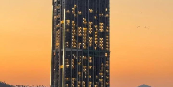 Chính chủ Bán căn hộ Studios 30m2 toà chung cư cao cấp ICON 40, trung tâm du lịc