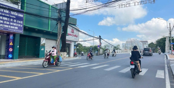 BÁN MẶT TIỀN ĐƯỜNG NGUYỄN TRÃI, đối diện ĐOÀN 30.