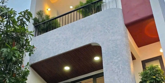 nhà kế bên chợ Bình Chánh 100m2