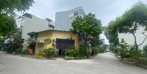 BÁN NHÀ LIỀN KỀ 4 TẦNG – PHÂN LÔ – VỈA HÈ RỘNG – TRỤC KINH DOANH – KHU D YÊN NGH