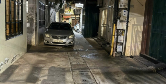 Chính chủ cho thuê nhà ở/ văn phòng ngõ ô tô tránh Phố Đội Nhân, Hà Nội