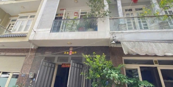 BÁN GẤP nhà khu T30 đường Thân Nhân Trung, Tân Bình giá chỉ 3 tỷ 950TL, sổ riêng