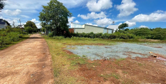 1.675m² 2 Mặt Tiền, Dân Cư Đông, 180 Triệu, Gần QL14 Chơn Thành