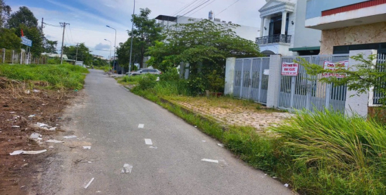 Bán cặp nền liền kề đường khu 14 Hồng Phát , An Bình , cần thơ