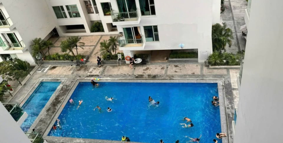 Chính chủ bán căn hộ 2Pn 70,5m View Bể Bơi, Đông Nam đẹp thoáng mát tại trung tâ