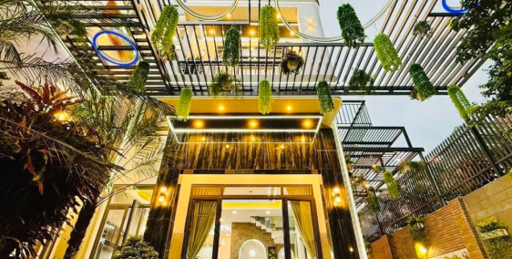 Bán Biệt Thự Gò Vấp - Siêu VIP - 3 Lầu Thang Máy - Sân Xe Hơi - Giá Chỉ 9x Triệu