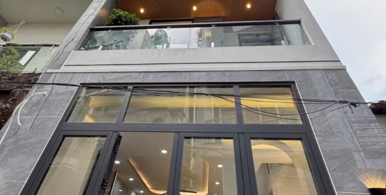 Nhà Nguyễn Thái Sơn p. Hạnh Thông (p4 Gò Vấp cũ)
 DT: 4,5m x 8m nở hậu 5,2m