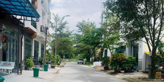 Bán cặp nền liền kề đường số 4 KDC VHTĐ . Giá rẽ