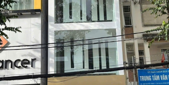 Bán nhà trệt 3 lầu mặt tiền đường Nguyễn Trãi, đoạn gần BV mắt, quận Ninh Kiều T