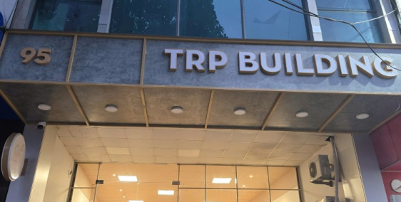 Cho thuê văn phòng tòa nhà 7 tầng, 1 hầm