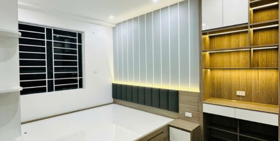 Bán căn hộ chung cư VP3 Linh Đàm, 93m², view hồ thoáng mát, full nội thất đẹp.