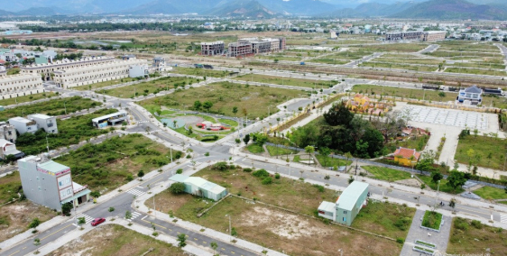 CẦN BÁN LÔ ĐẤT GÓC 2 MẶT TIỀN 90 M2 – ĐƯỜNG 18 KDC NGỌC LONG – SỔ RIÊNG