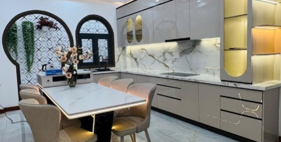 Quận 10- 55m2 - 4 tầng Kiên cố gần MT- nội thất cao cấp.