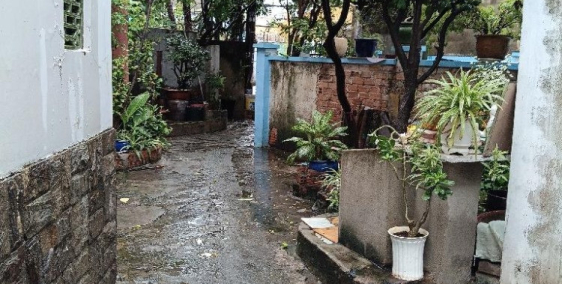 Nhà giá rẻ Quận 10 Hoà Hảo ngang 4,2m dài 12m trệt lững lầu BTCT