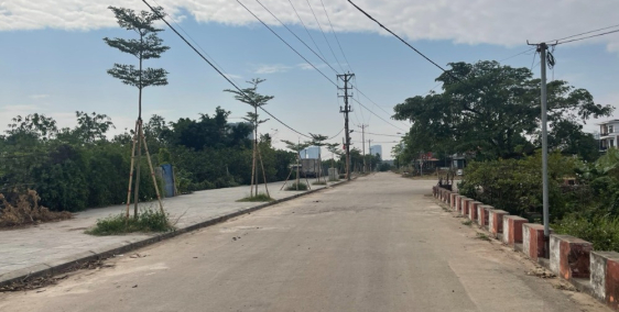 Bán 80m đất tái định cư Đa Tốn, trục chính 17m view hồ dự án Safari, dư địa tốt