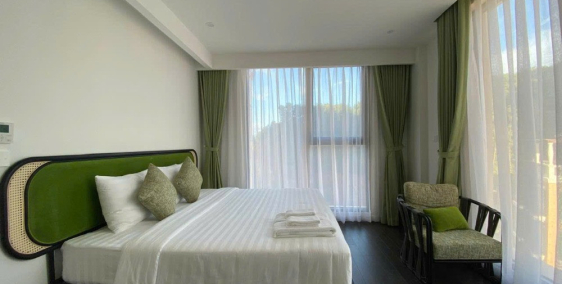 Studio Hill Side view biển trực diện