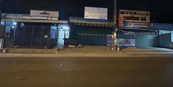 Bán đất sẵn 2 nhà 3 kiot thông 2 mặt tiền đường lớn vào KCN T. Giang Điền