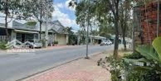 Sang nhượng nhà mtđ ĐT 720, QL 55 tại trung tâm xã Suối Kiết, Tỉnh Bình Thuận