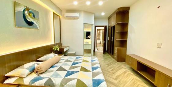 Bán nhà Nguyễn Chí Thanh Quận 10-78M2 ( 5 x 15) nhỉnh 6 tỷ,3 tẩng,7PN